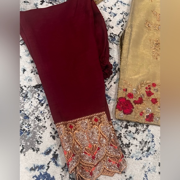 Nakoosh 3Pc Suit - Picture 2 of 4